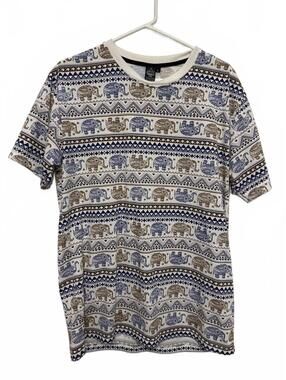 Triangle Store Elephant Print T-Shirt Size Large
